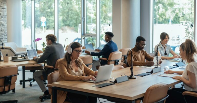 Different Types of Office Furniture Layouts for Productivity